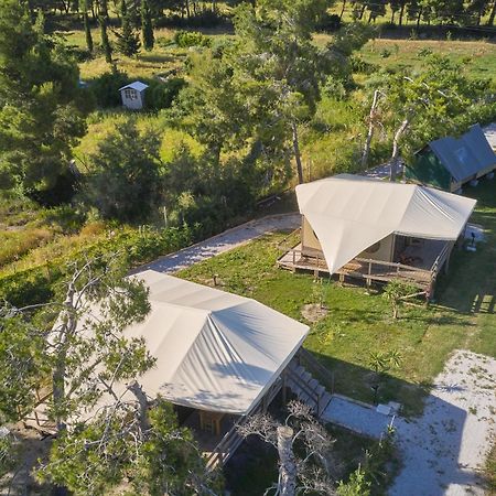 פיומבינו Suite Glamping Vicino Al Mare מראה חיצוני תמונה