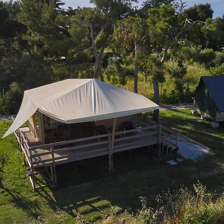 פיומבינו Suite Glamping Vicino Al Mare מראה חיצוני תמונה