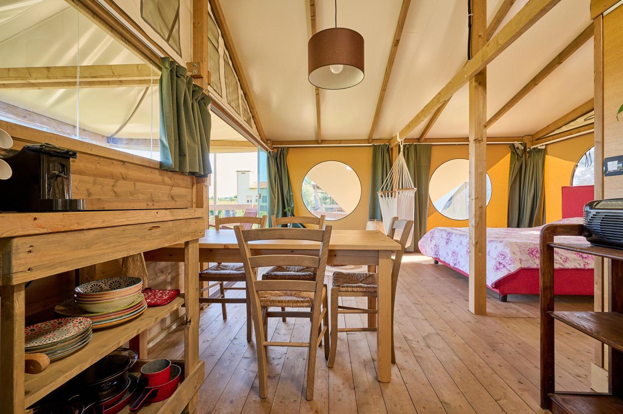 פיומבינו Suite Glamping Vicino Al Mare מראה חיצוני תמונה