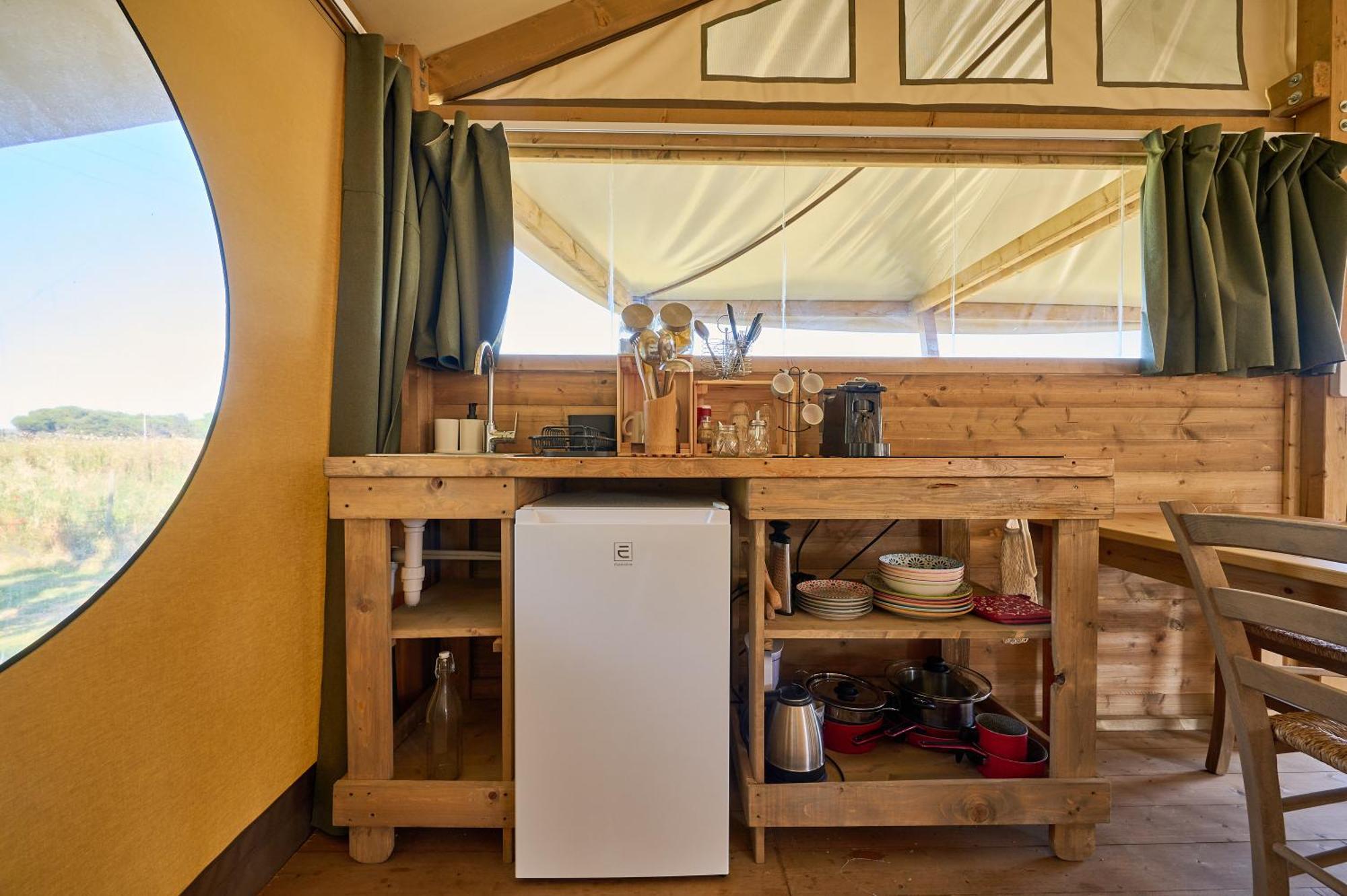 פיומבינו Suite Glamping Vicino Al Mare מראה חיצוני תמונה