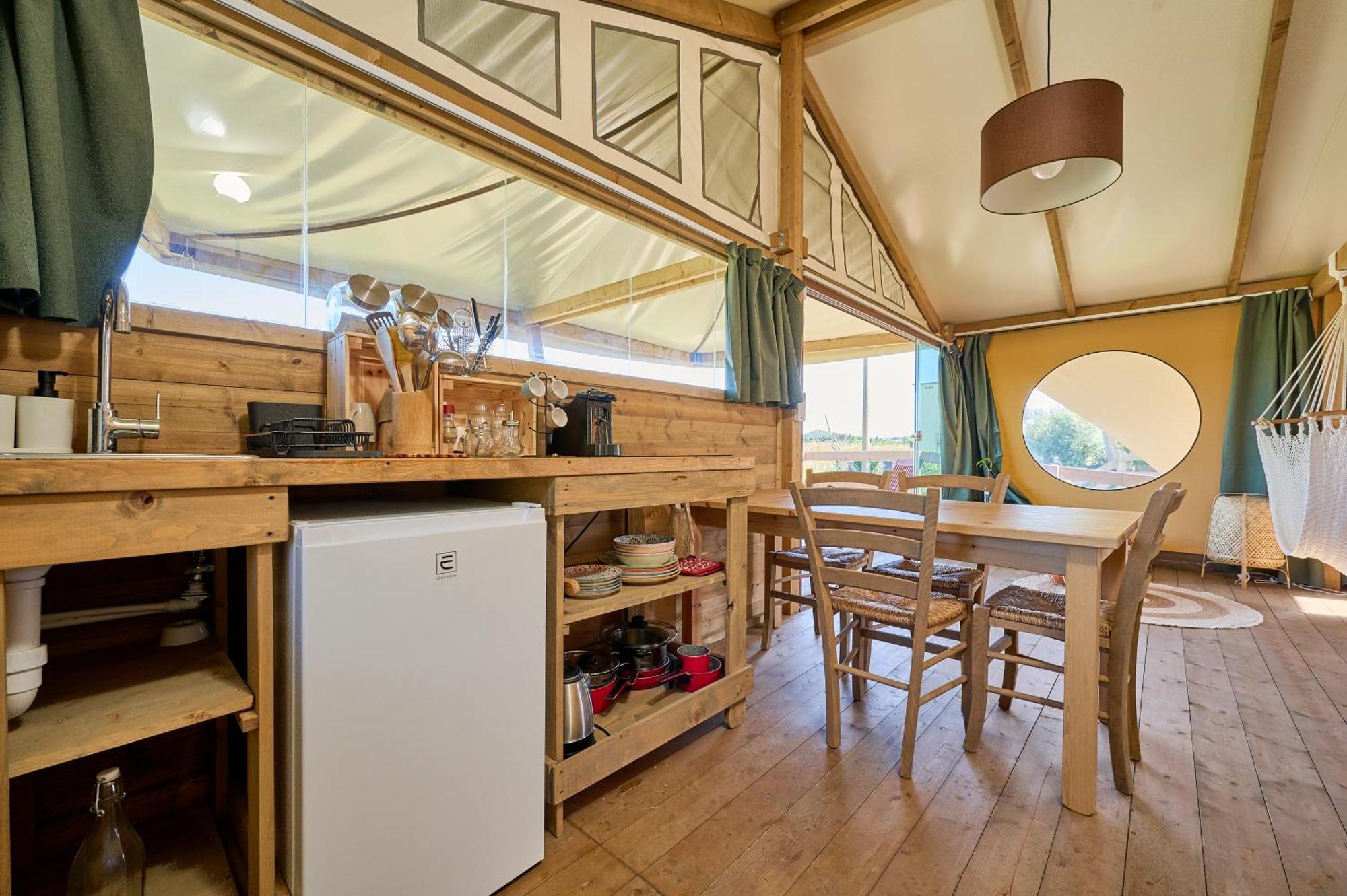 פיומבינו Suite Glamping Vicino Al Mare מראה חיצוני תמונה